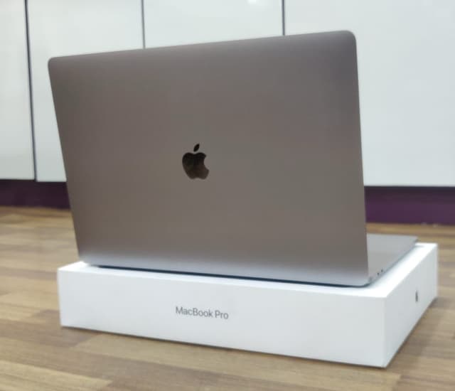 Apple Macbook Pro A2141 16 Inch